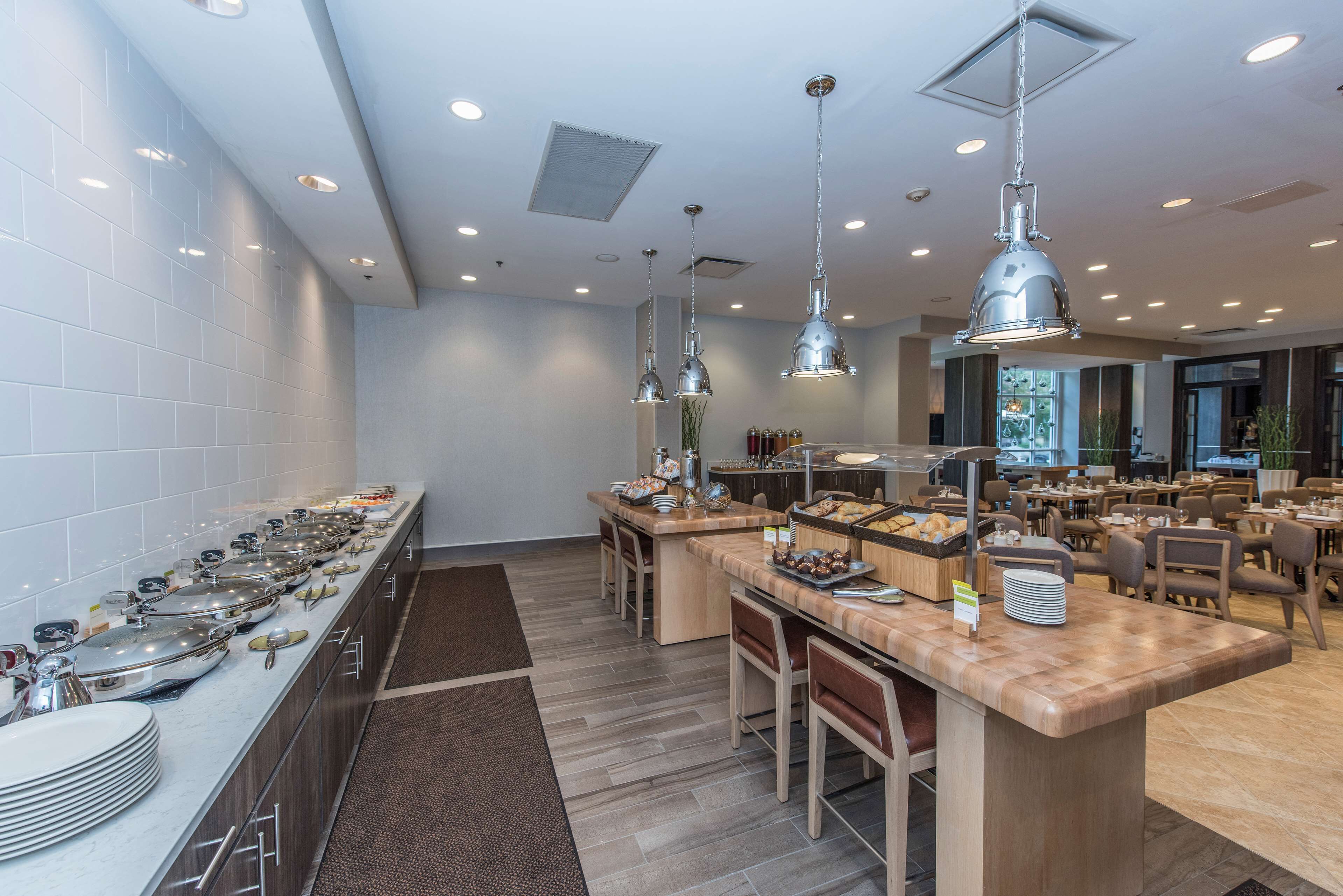 Daily cooked-to-order breakfast (USD 20 per person)