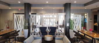 DoubleTree by Hilton North Charleston - Convention Center