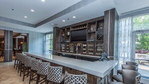 Bar (trong khuôn viên)