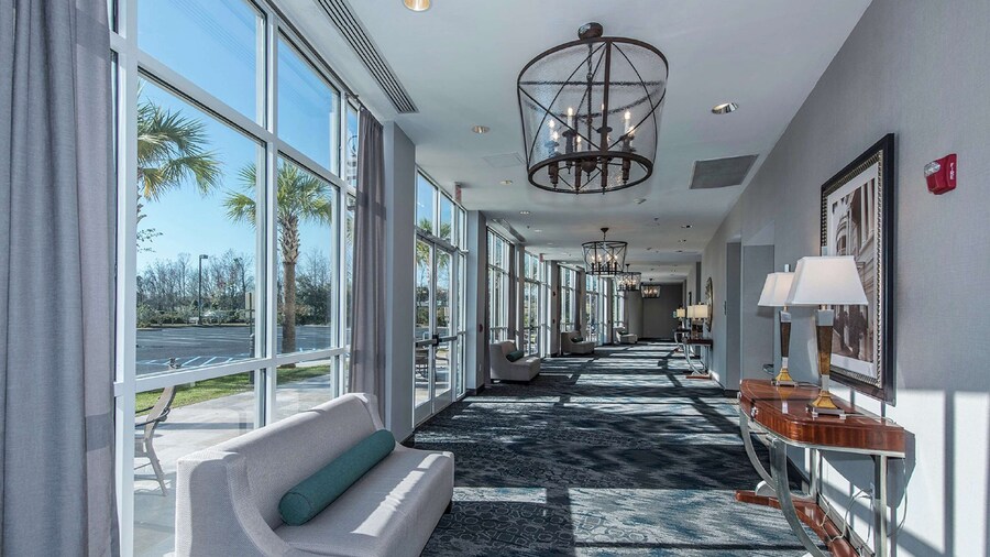 DoubleTree by Hilton North Charleston - Convention Center