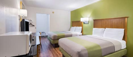 Skrivbord, gratis wi-fi, sängkläder och väckarklockor