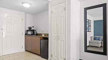 Studio suite, 1 kingsize bed, niet-roken | Luxe beddengoed, een bureau, een laptopwerkplek