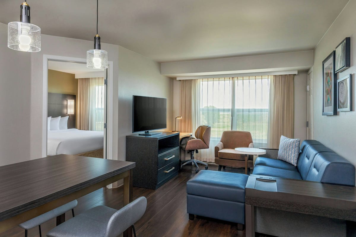 Suite, 2 Bedrooms | 1 bedroom, premium bedding, in-room safe, desk