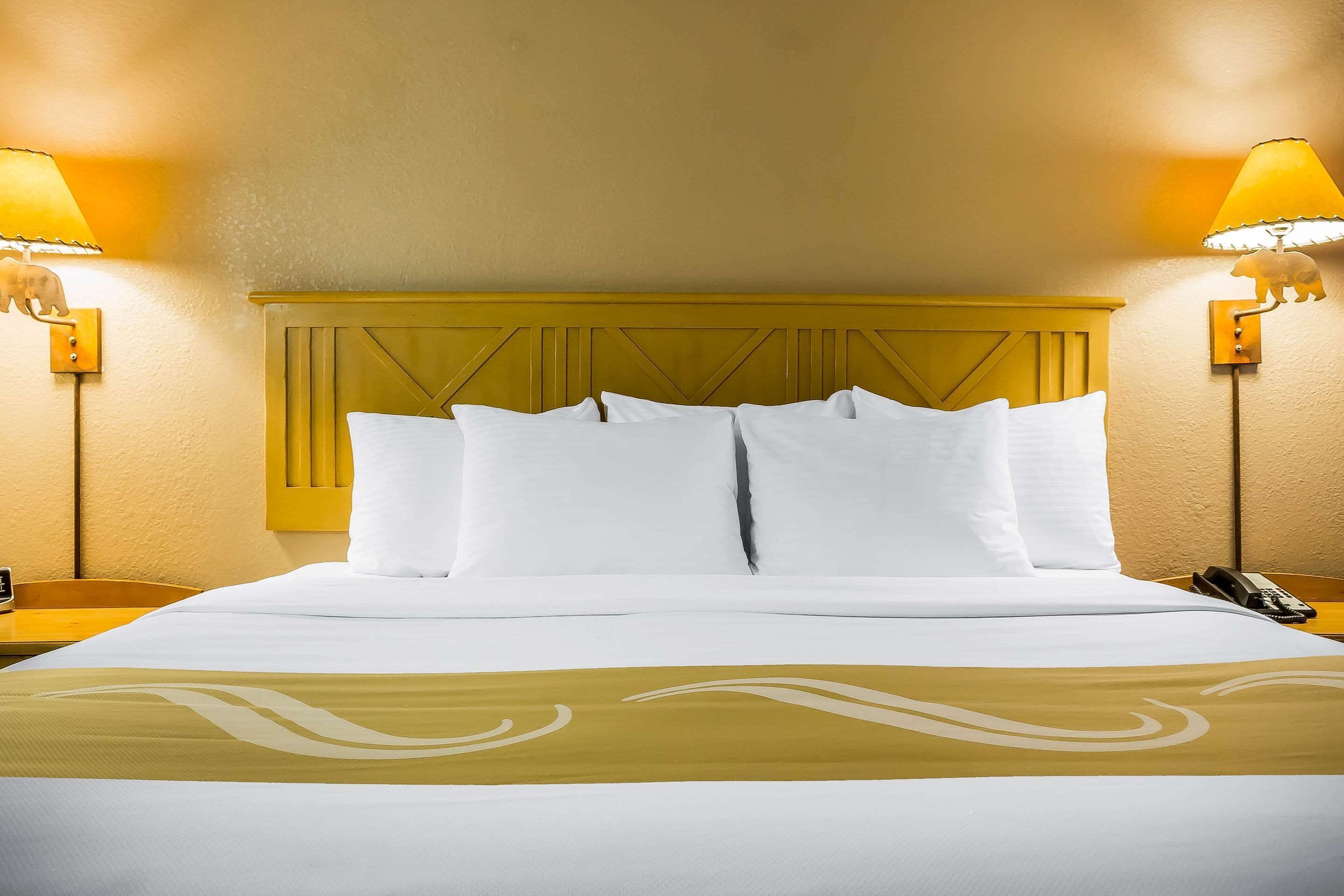 標準客房, 1 張特大雙人床, 非吸煙房 | 高級寢具、書桌、筆電工作空間、隔音