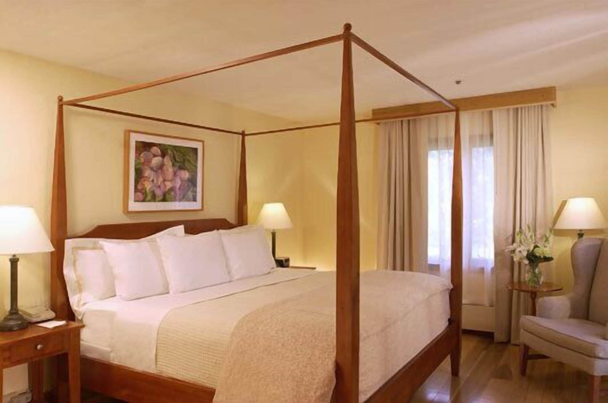 premium courtyard | 1 bedroom, premium bedding, individually furnished, desk