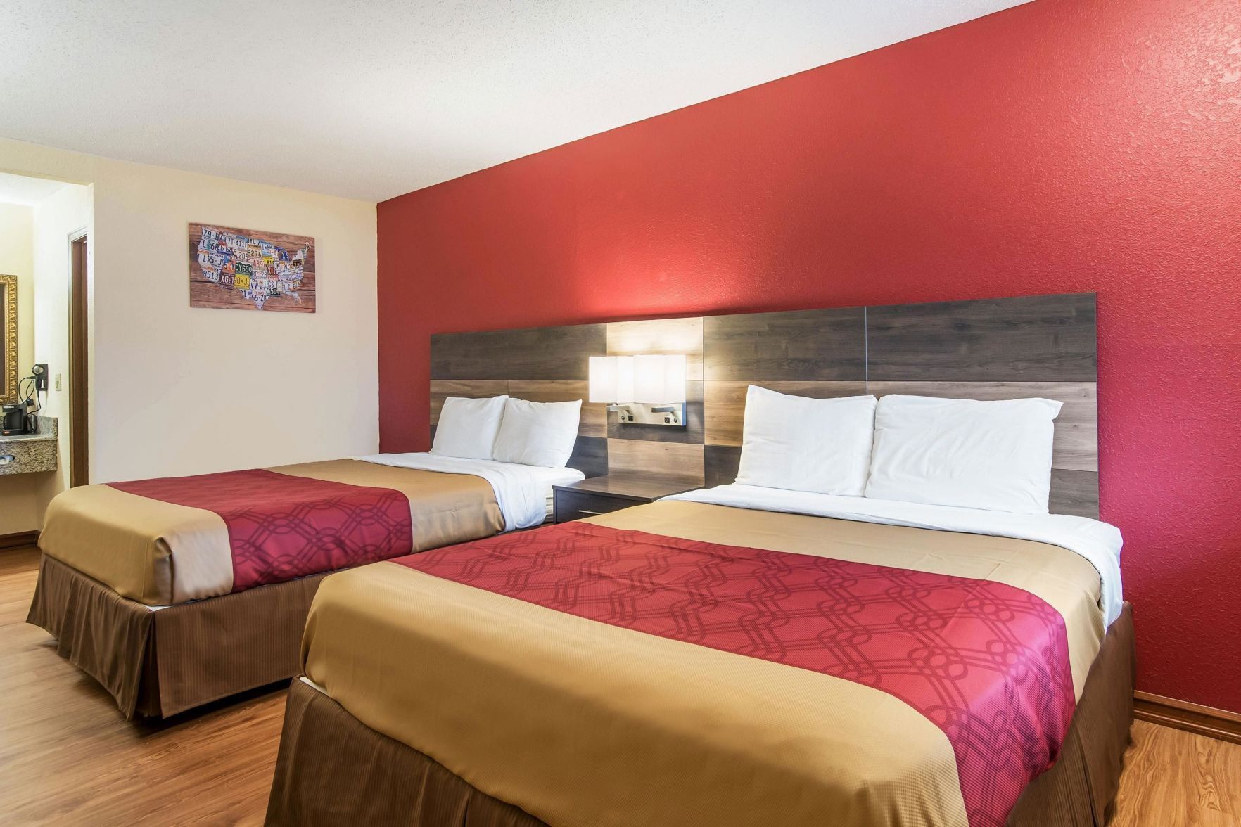 Desk, cots/infant beds, rollaway beds, free WiFi
