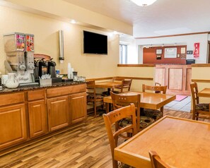 Free daily continental breakfast 