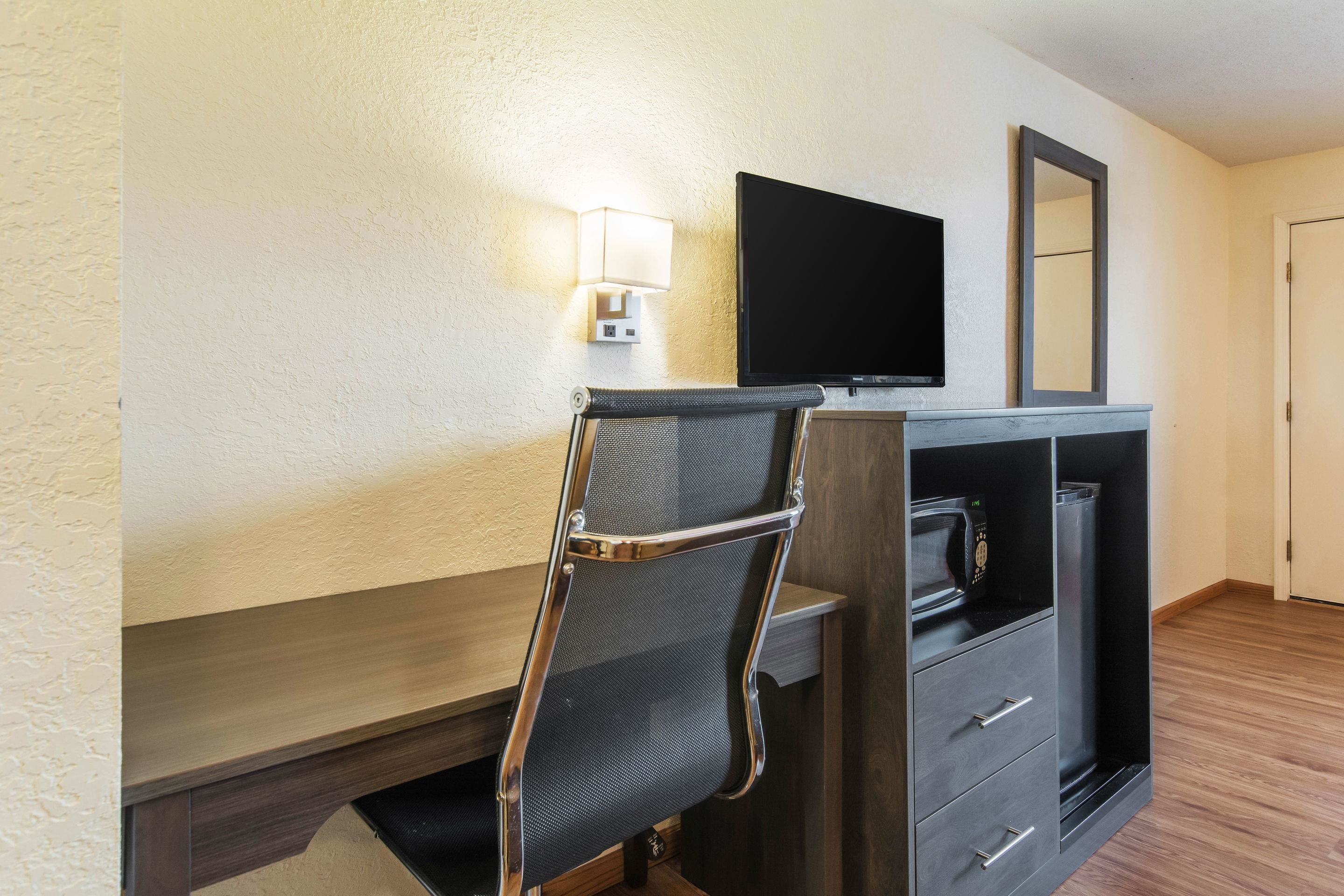 Bureau, lits bébé (en supplément), lits pliants/supplémentaires