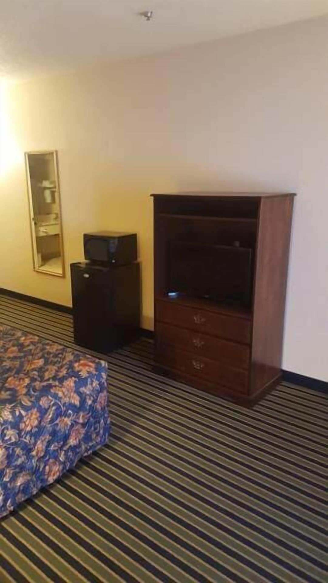 Desk, iron/ironing board, cots/infant beds, rollaway beds