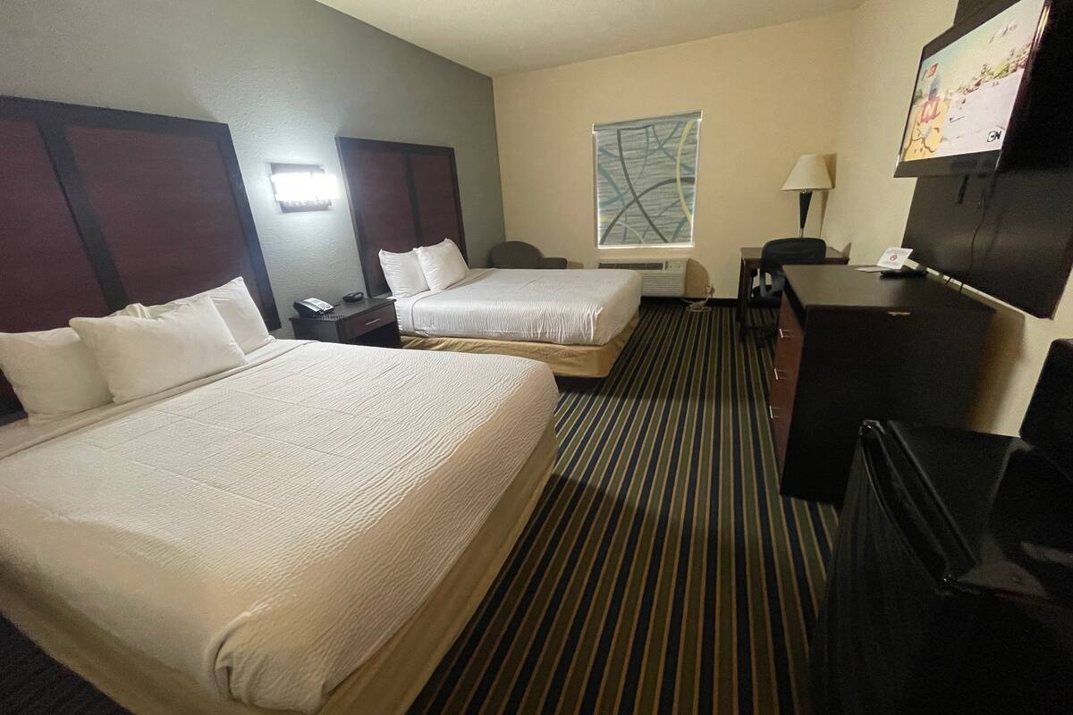 standard room, 2 queen beds, non smoking | desk, iron/ironing board, cots/infant beds, rollaway beds