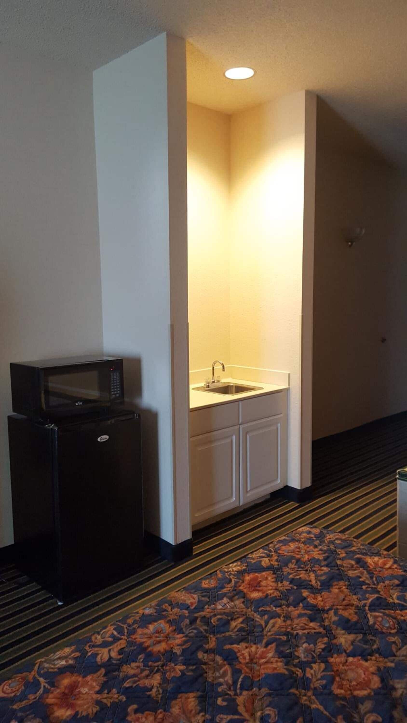 desk, iron/ironing board, cots/infant beds, rollaway beds