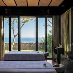 Couples treatment rooms, steam room, body treatments, aromatherapy