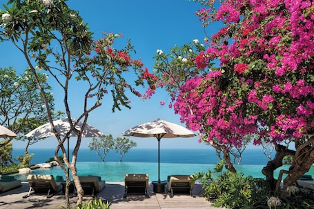 Outdoor pool, free cabanas, pool umbrellas