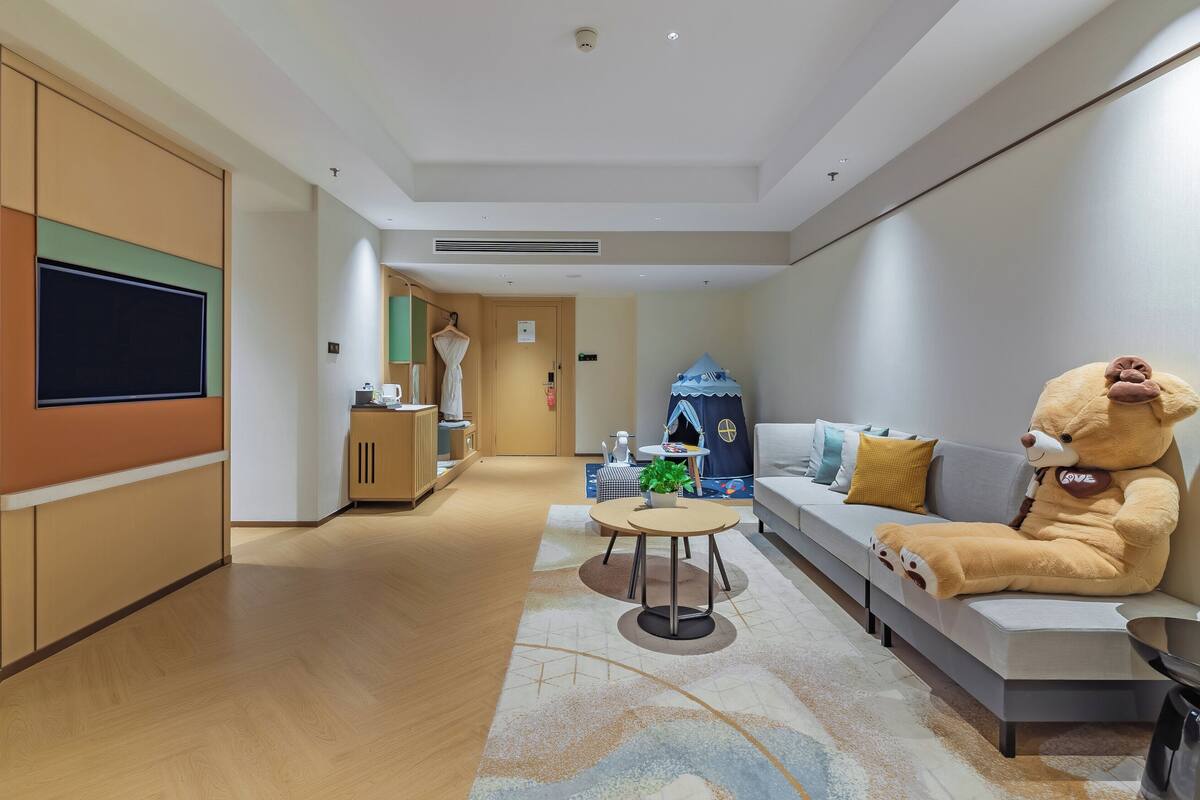 Suite, 1 King Bed (Kids Theme)