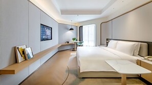 1 bedroom, down comforters, minibar, in-room safe