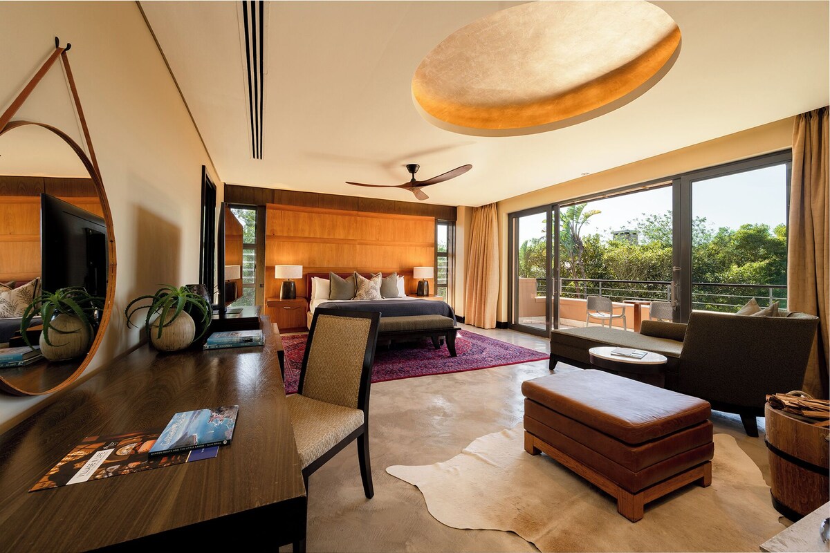 1 bedroom, premium bedding, minibar, in-room safe