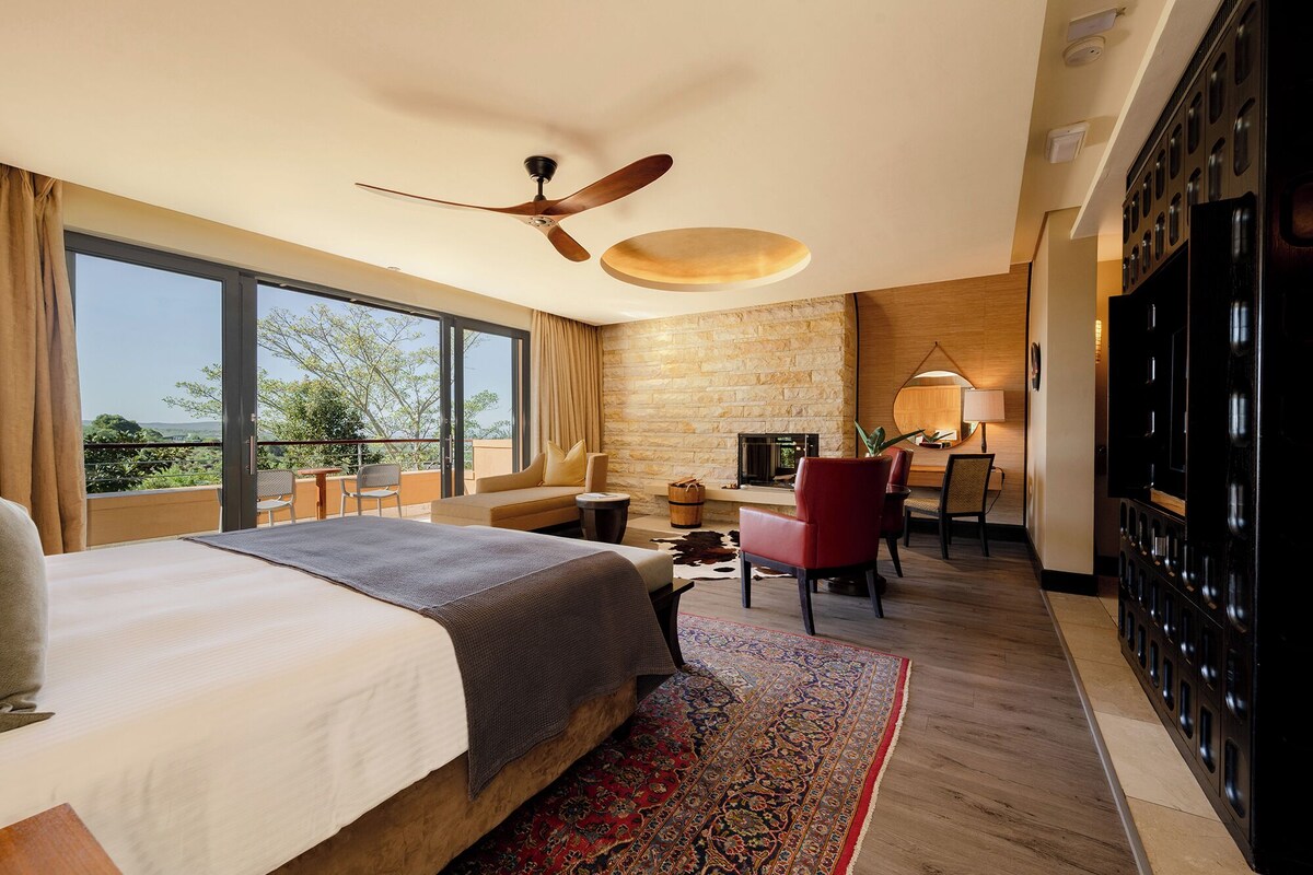 1 bedroom, premium bedding, minibar, in-room safe