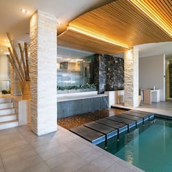 Couples treatment rooms, sauna, hot tub, steam room, body treatments