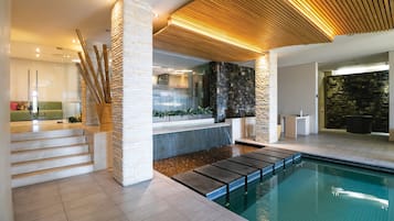 Couples treatment room(s), sauna, hot tub, steam room, body treatments