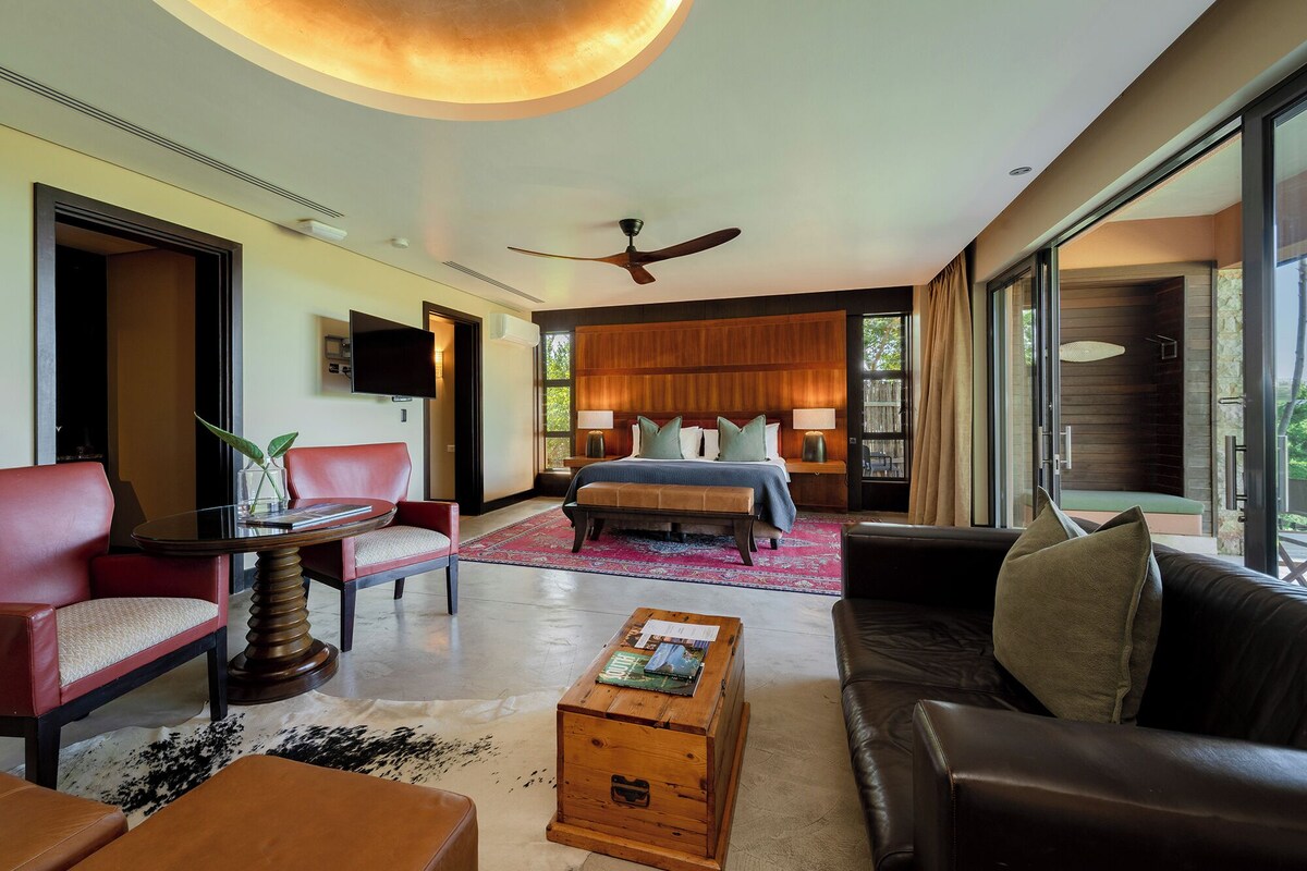 1 bedroom, premium bedding, minibar, in-room safe