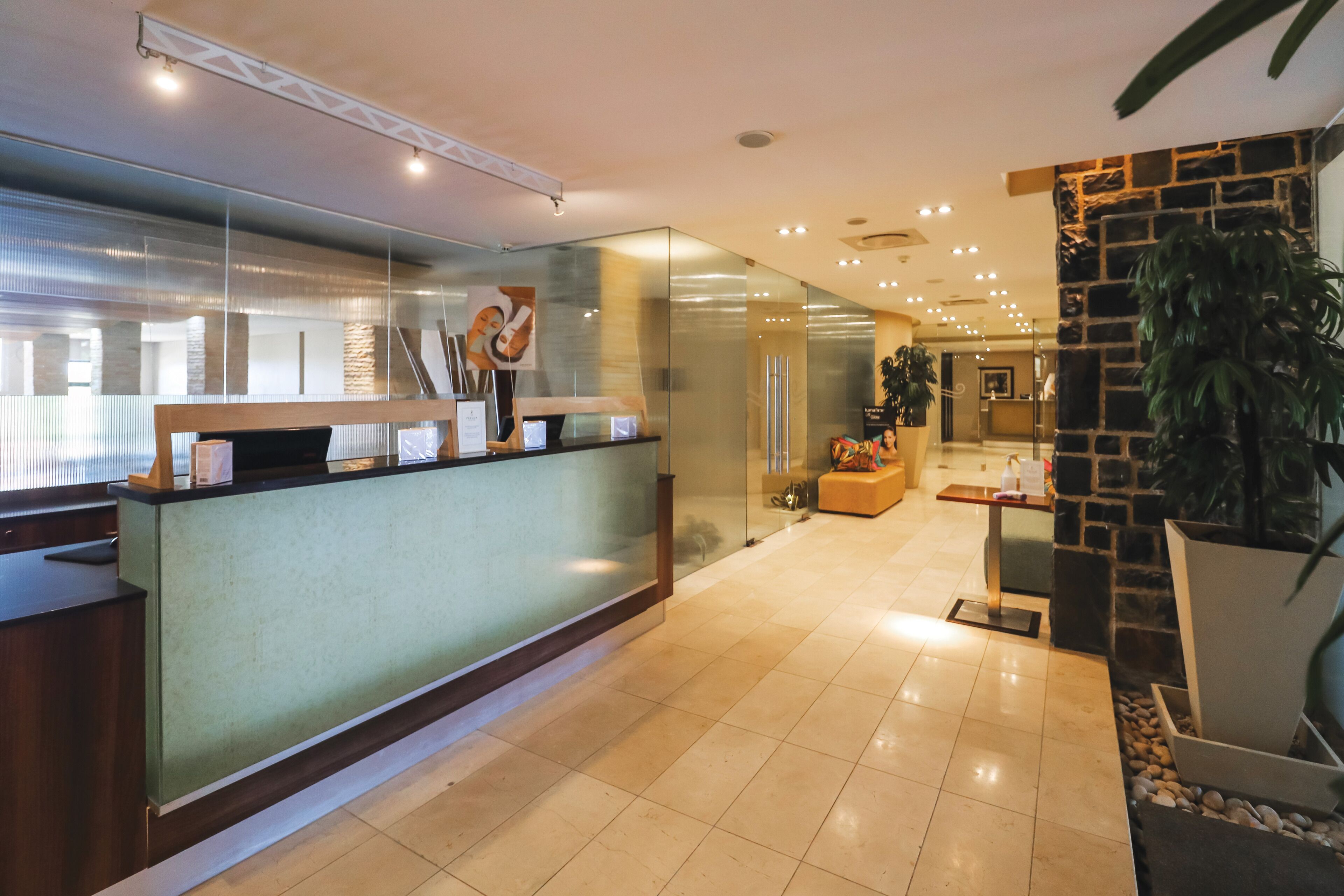 couples treatment room(s), sauna, hot tub, steam room, body treatments