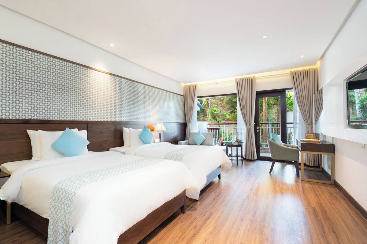 Minibar, in-room safe, desk, blackout curtains