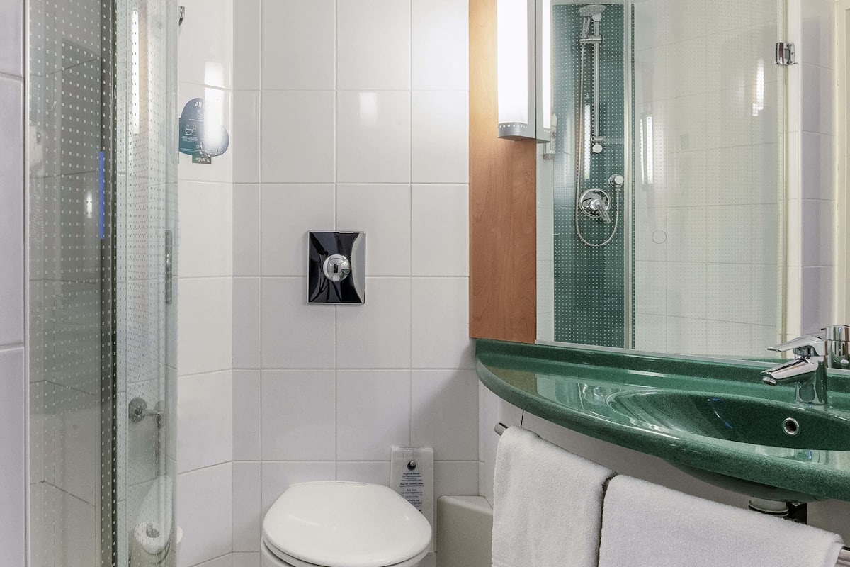 In-room safe, desk, iron/ironing board, free cots/infant beds