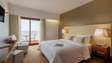 Superior Double Room, Balcony | Minibar, in-room safe, desk, blackout drapes