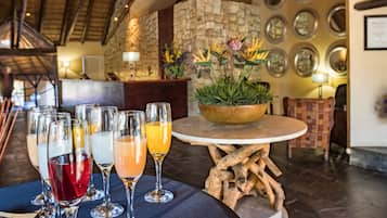 Café da manhã, almoço e jantar