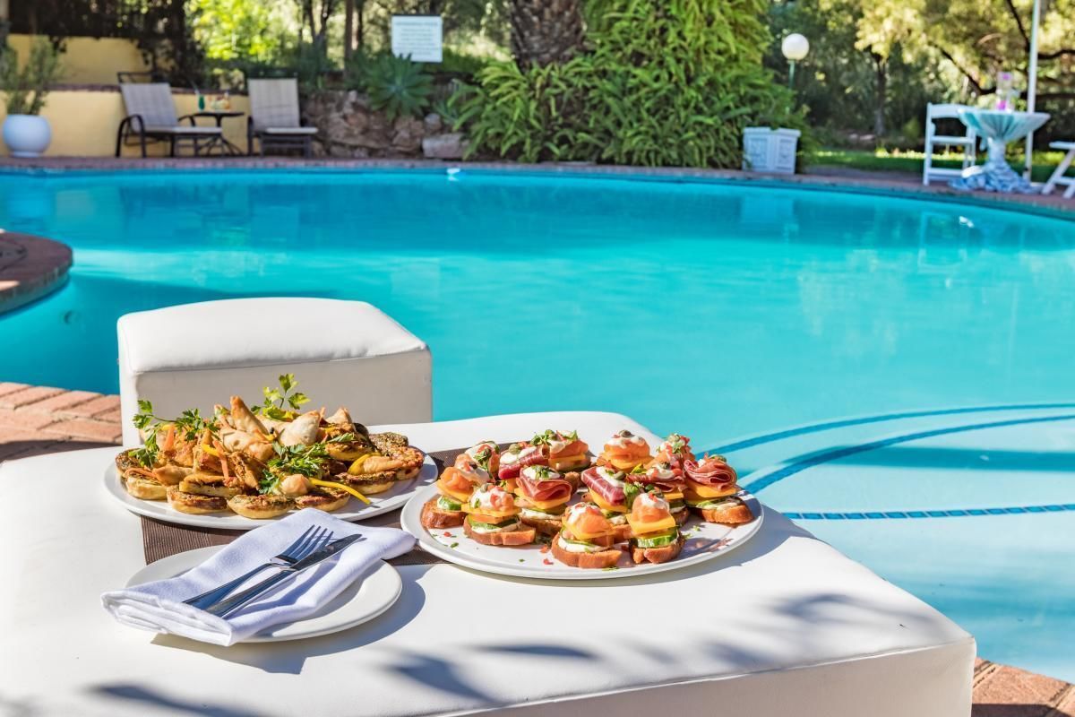 Outdoor pool, pool umbrellas
