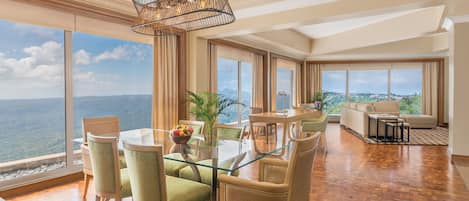 Suite, 2 habitaciones (Tagaytay) | Vistas desde la habitación