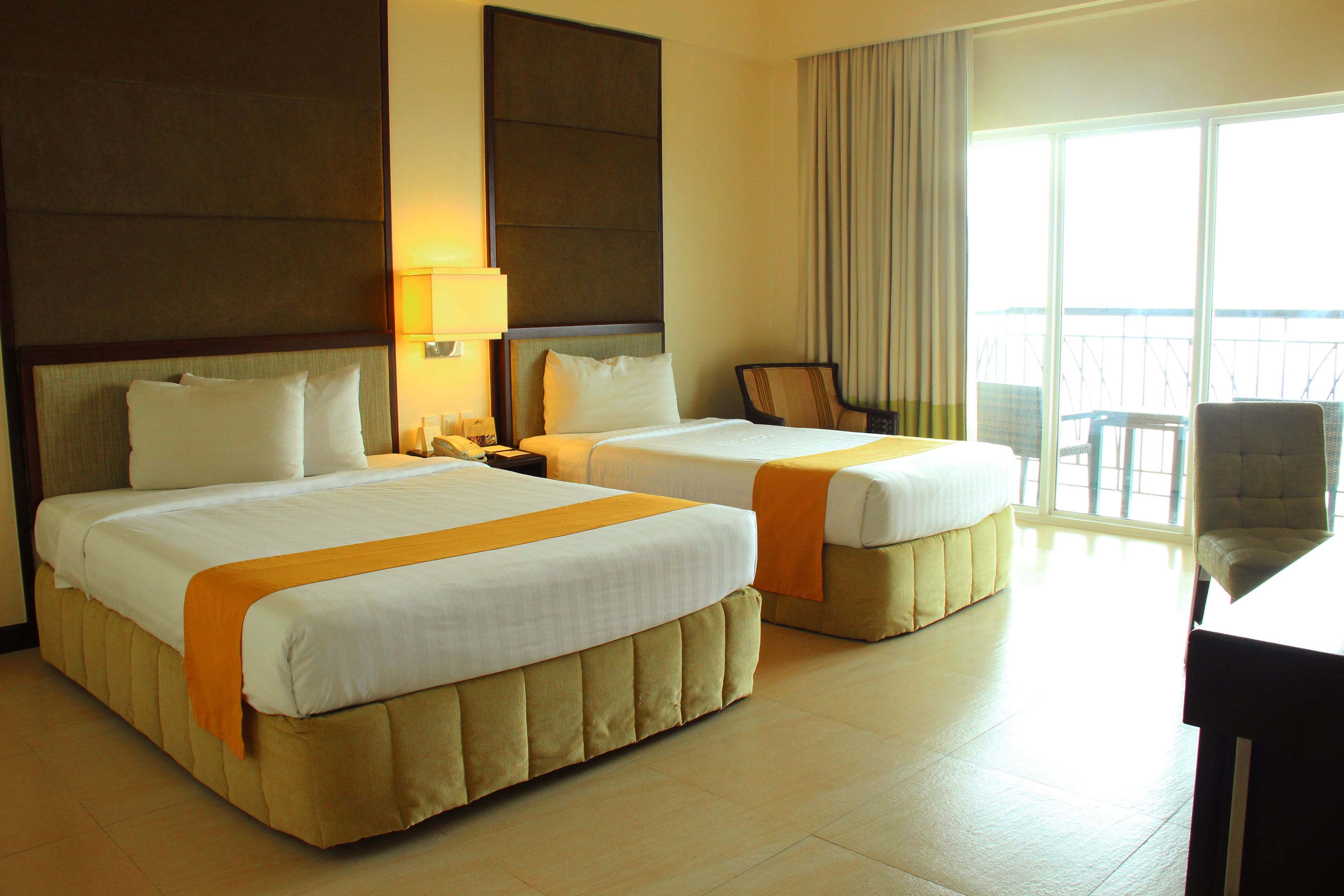 premium bedding, down duvets, minibar, in-room safe