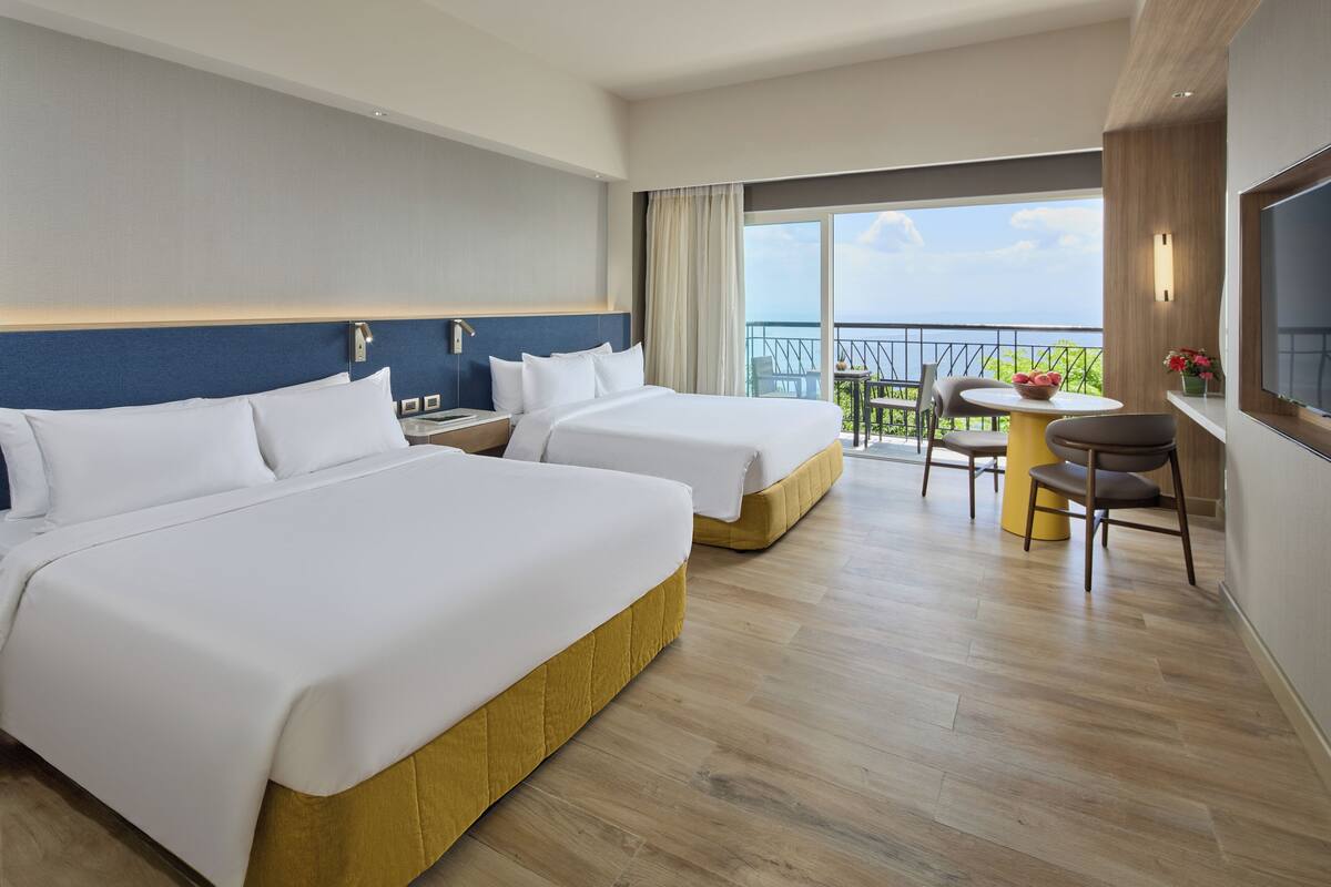 Premier Queen - Lake Wing | Premium bedding, down comforters, minibar, in-room safe