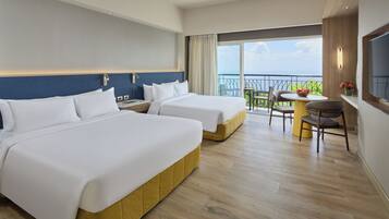 Phòng Premier, 2 giường cỡ queen, quang cảnh hồ (Lake Wing) | Bộ đồ giường cao cấp, chăn bông, minibar, két bảo mật tại phòng