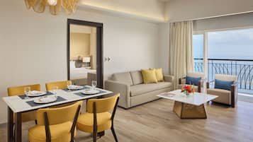 Premium bedding, down comforters, minibar, in-room safe
