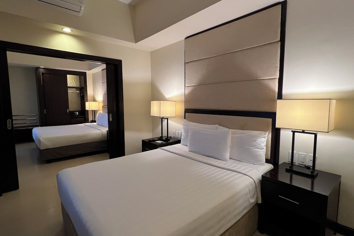 1 habitación, ropa de cama de alta calidad, cubrecamas y minibar