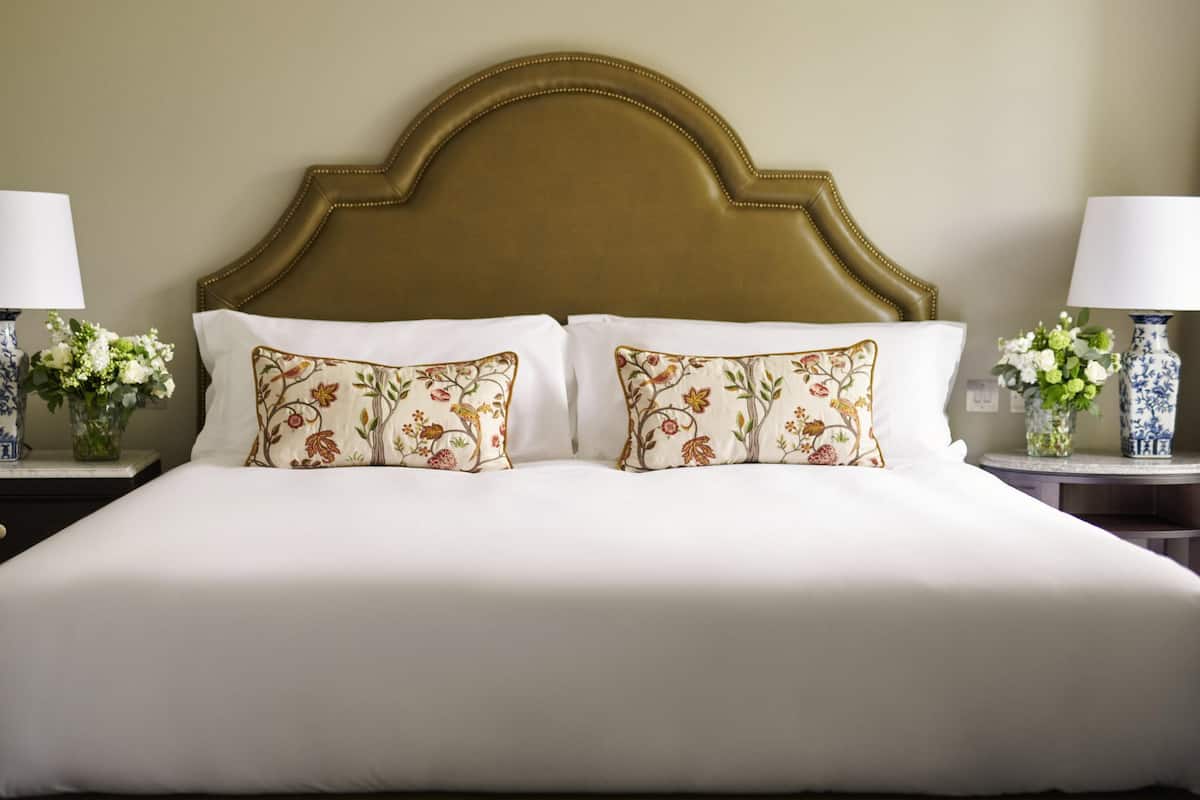 Egyptian cotton sheets, premium bedding, in-room safe, desk