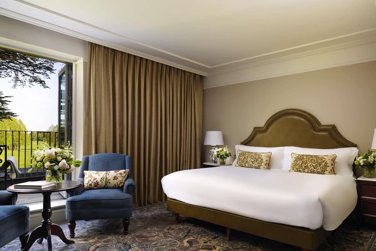 Egyptian cotton sheets, premium bedding, in-room safe