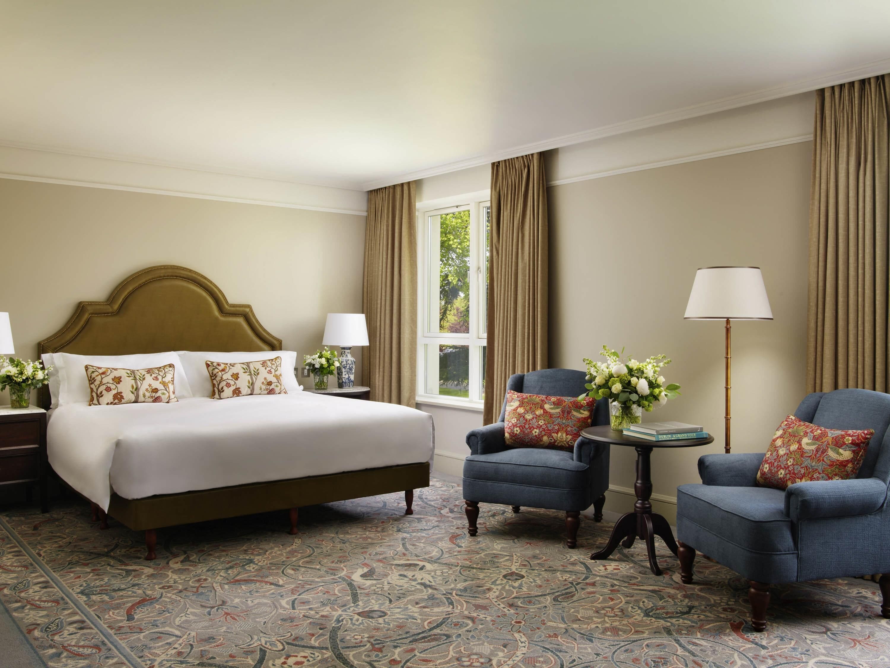 Fairmont Deluxe King | Egyptian cotton sheets, premium bedding, in-room safe, desk