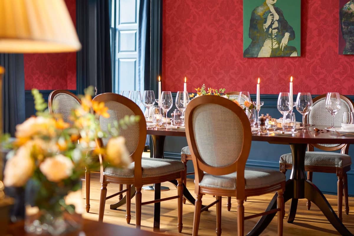 Egyptian cotton sheets, premium bedding, in-room safe