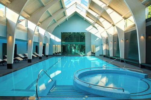 Indoor pool, pool loungers