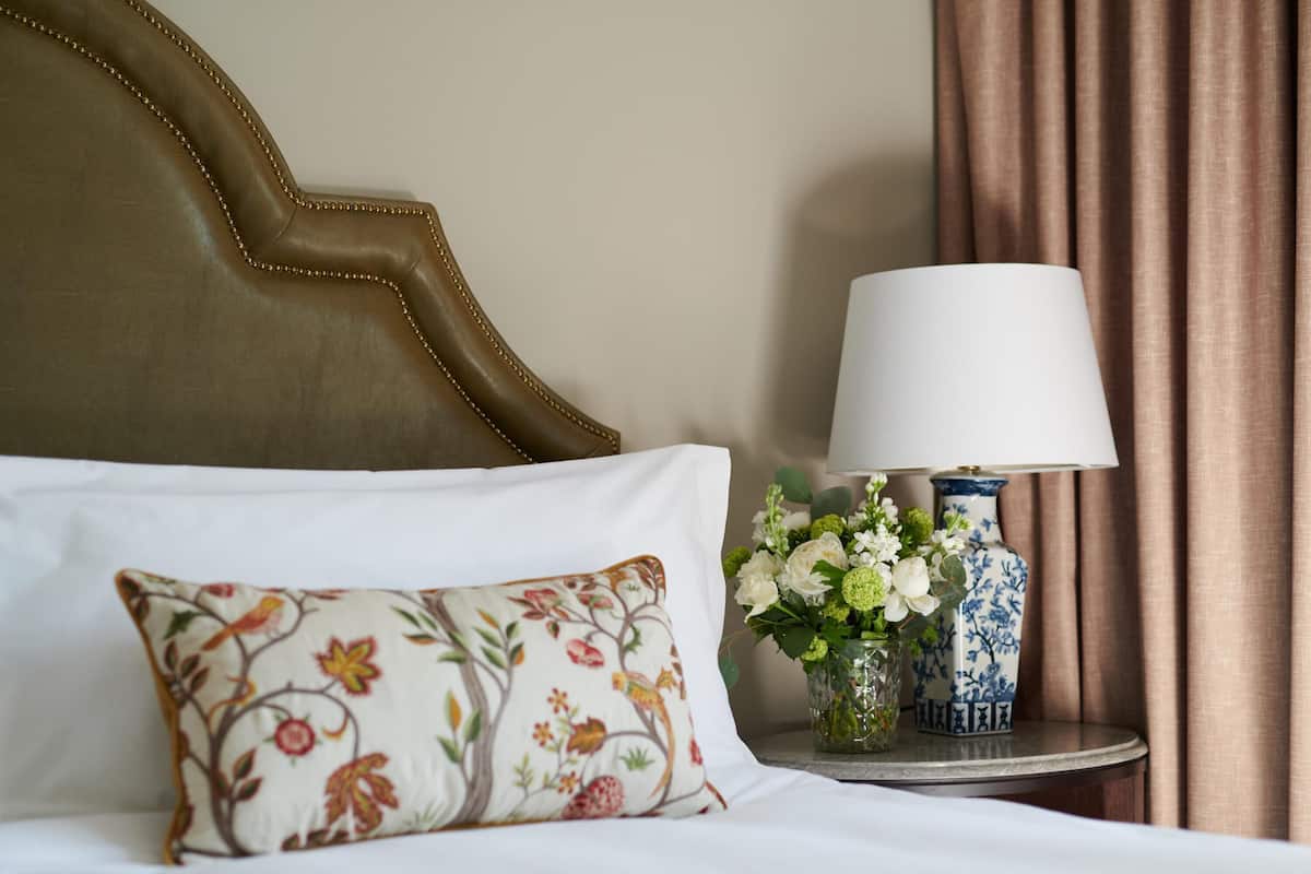 Egyptian cotton sheets, premium bedding, in-room safe