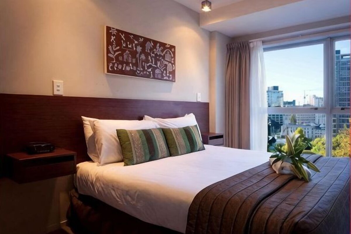 Premium bedding, in-room safe, desk, blackout curtains