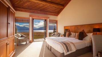 Minibar, in-room safe, desk, soundproofing