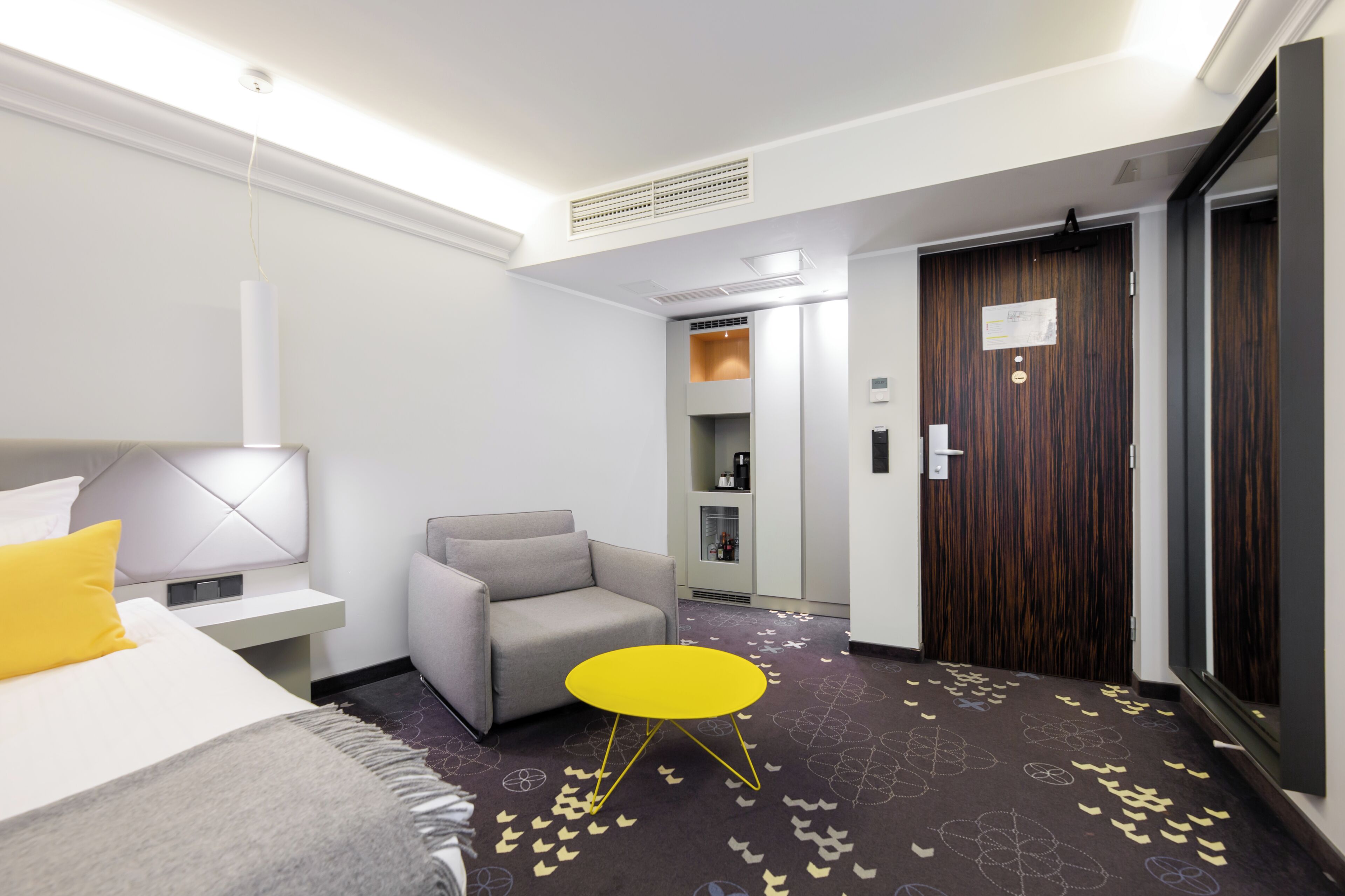 premium room, 1 double bed with sofa bed | hypo-allergenic bedding, in-room safe, desk, soundproofing