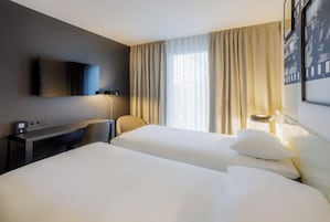 Superior Room, 2 Twin Beds (Newly Designed) | Hypo-allergenic bedding, in-room safe, desk, soundproofing