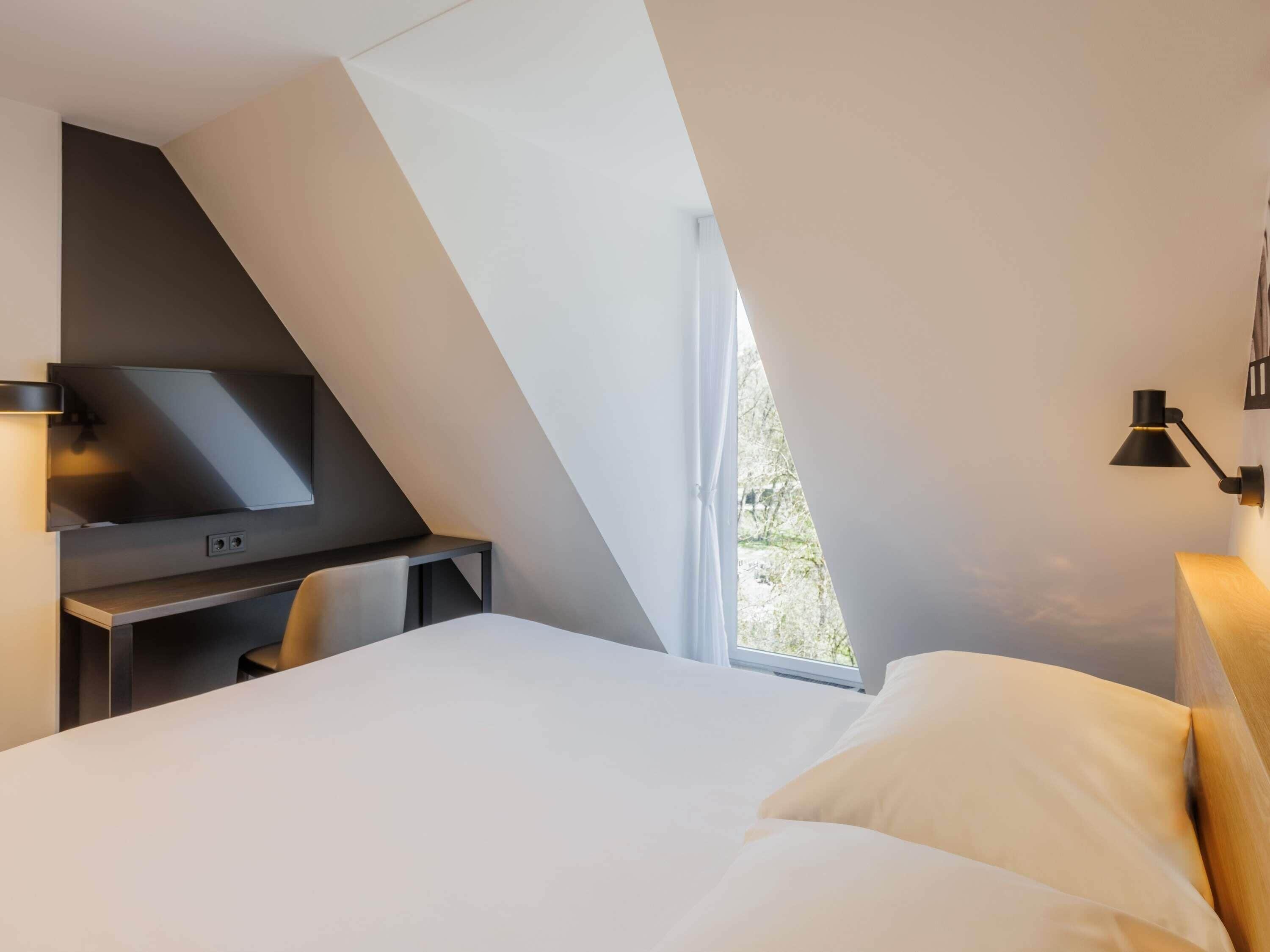 Standard Room, 1 Double Bed (Newly Designed) | Hypo-allergenic bedding, in-room safe, desk, soundproofing