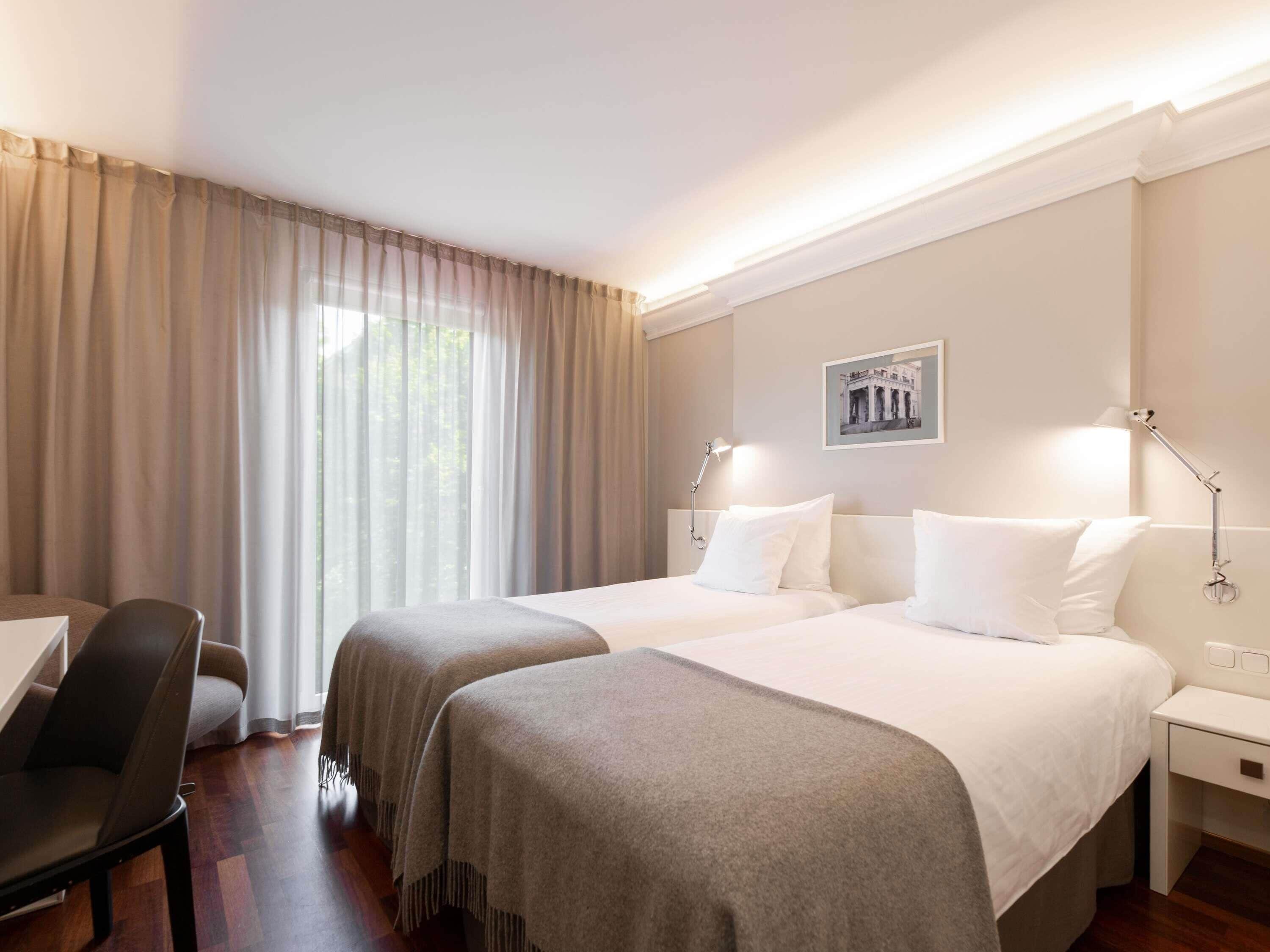 Superior-Zimmer, 2 Einzelbetten | Allergikerbettwaren, Zimmersafe, Schreibtisch, schallisolierte Zimmer