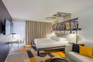 Camera Premium, 1 letto matrimoniale con divano letto, sauna (Newly Designed) | Biancheria da letto ipoallergenica, una cassaforte in camera