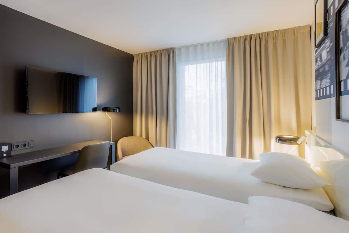 Superior Room, 2 Single Beds (Newly Designed) | Hypo-allergenic bedding, in-room safe, desk, soundproofing
